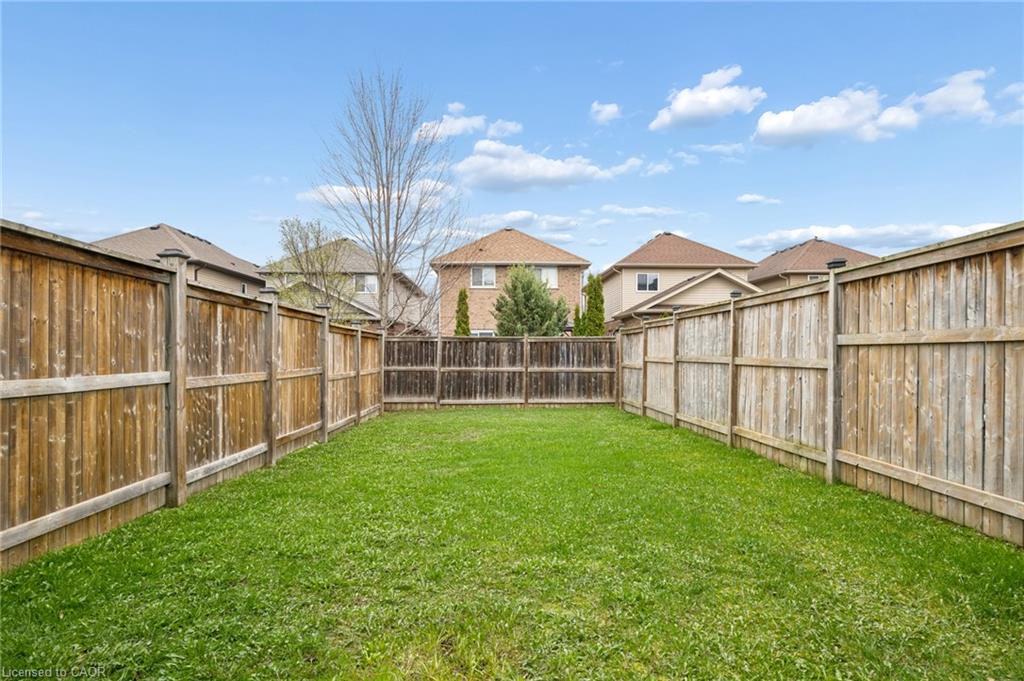 951 Zeller Crescent Property Photo 31