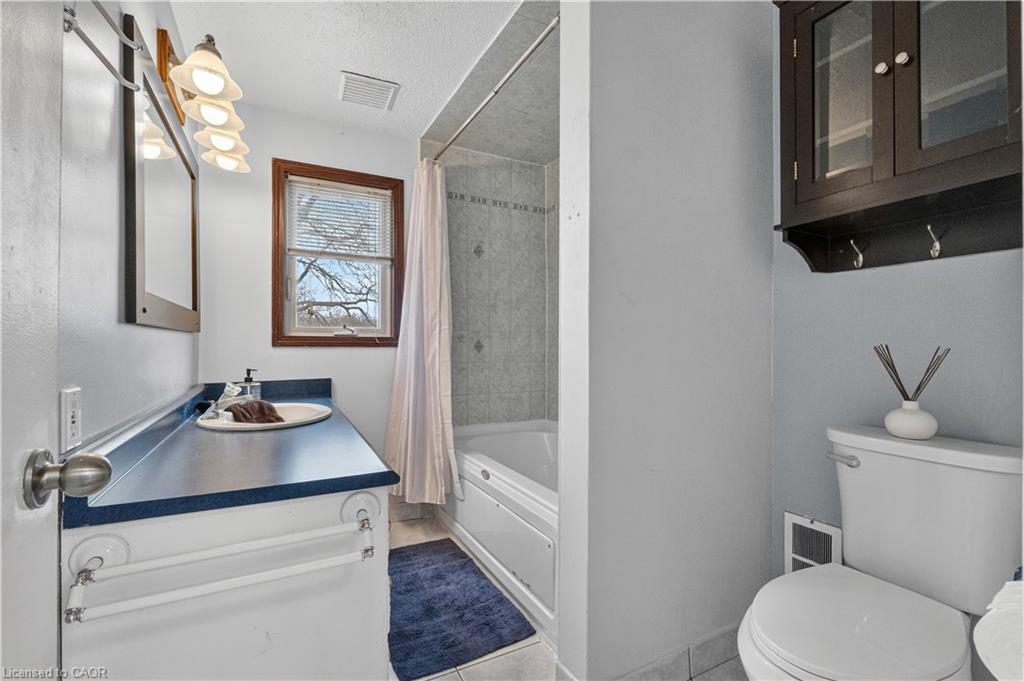 1367 St Marys Crescent Property Photo 15