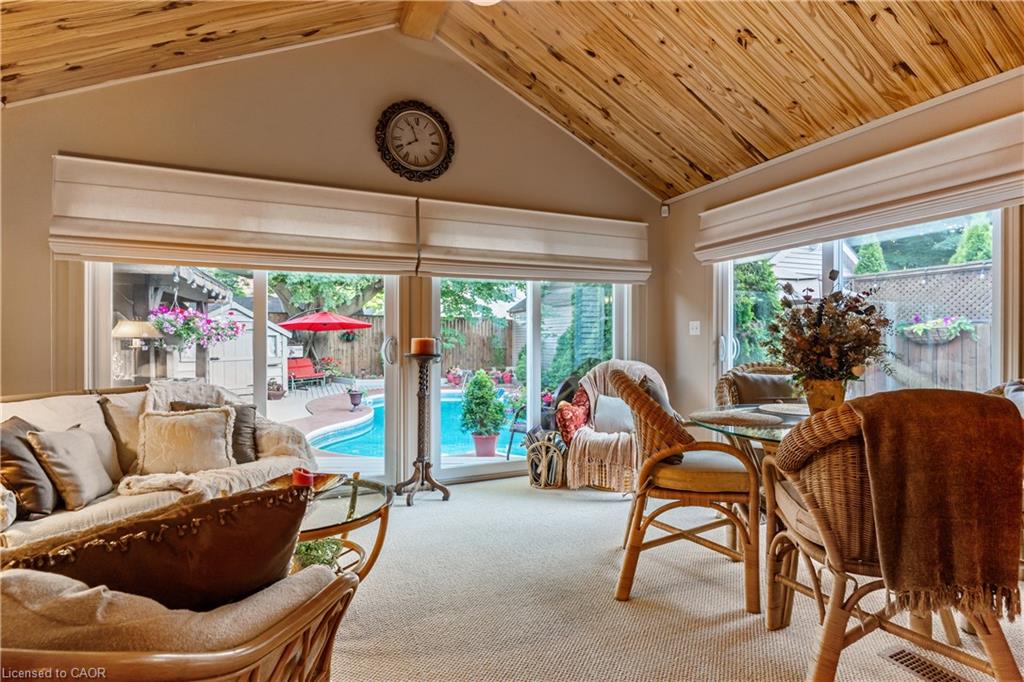 560 Peel Street Property Photo 1