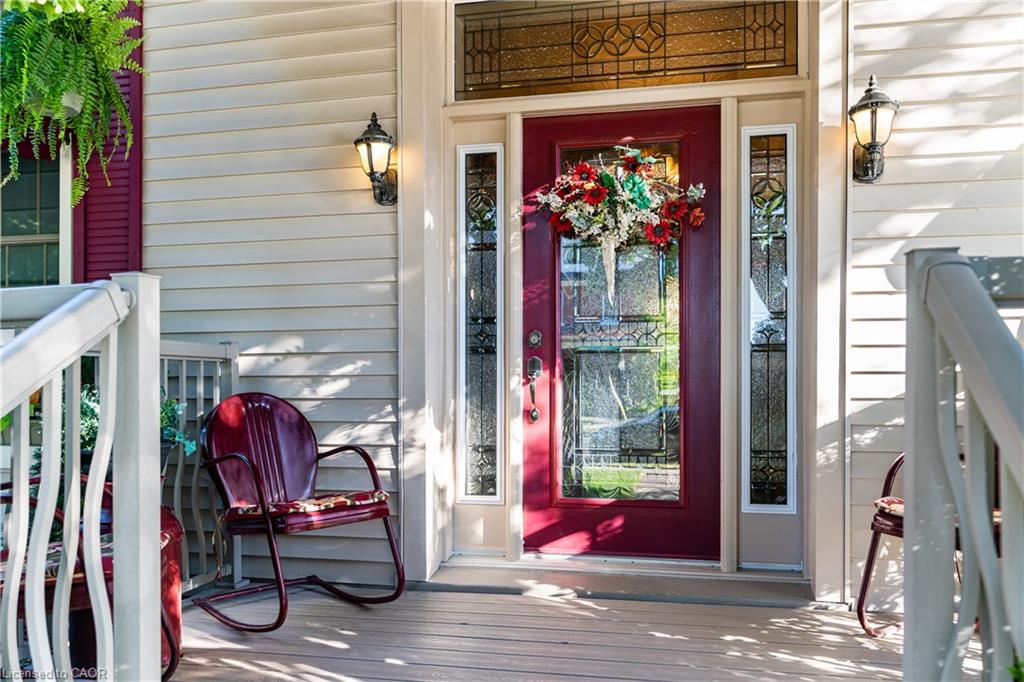 560 Peel Street Property Photo 2