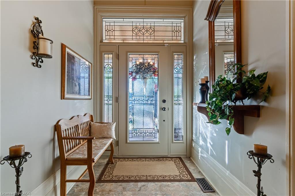560 Peel Street Property Photo 3