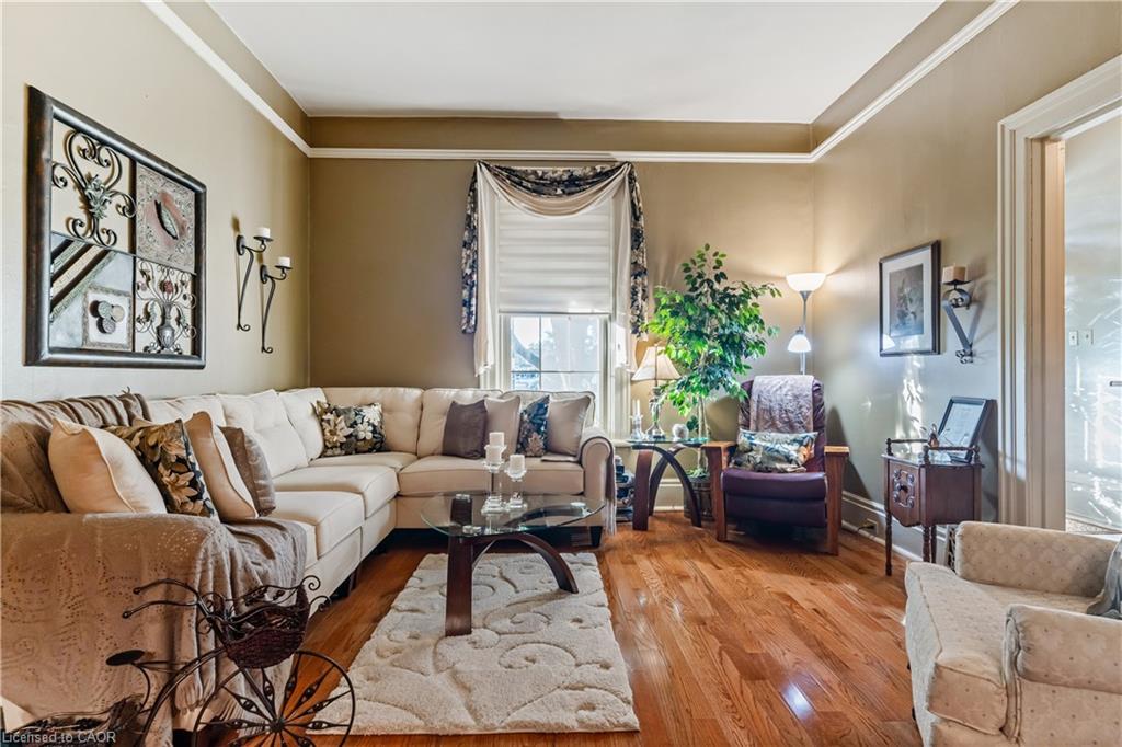 560 Peel Street Property Photo 14