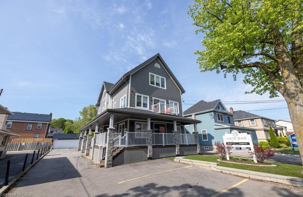 19 King Street W Property Photo 1