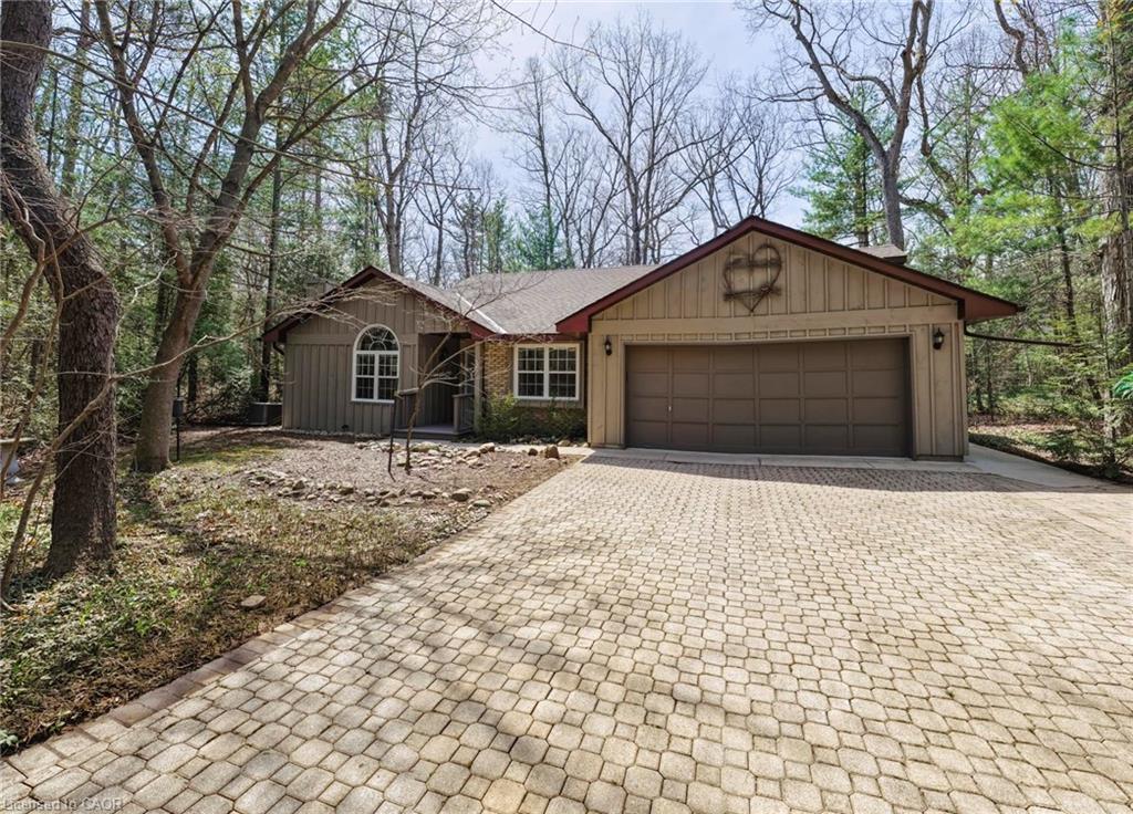 10325 Grand Oaks Drive Property Photo 3