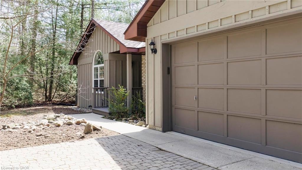 10325 Grand Oaks Drive Property Photo 4