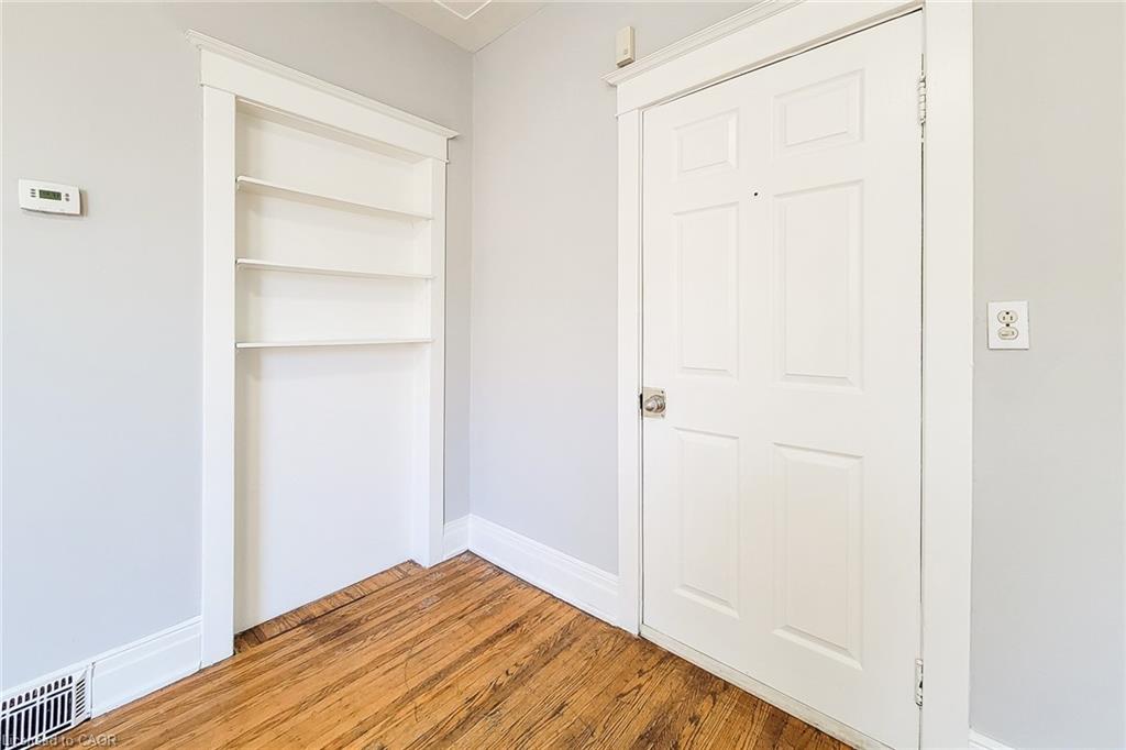 254 Emerald Street N Property Photo 6