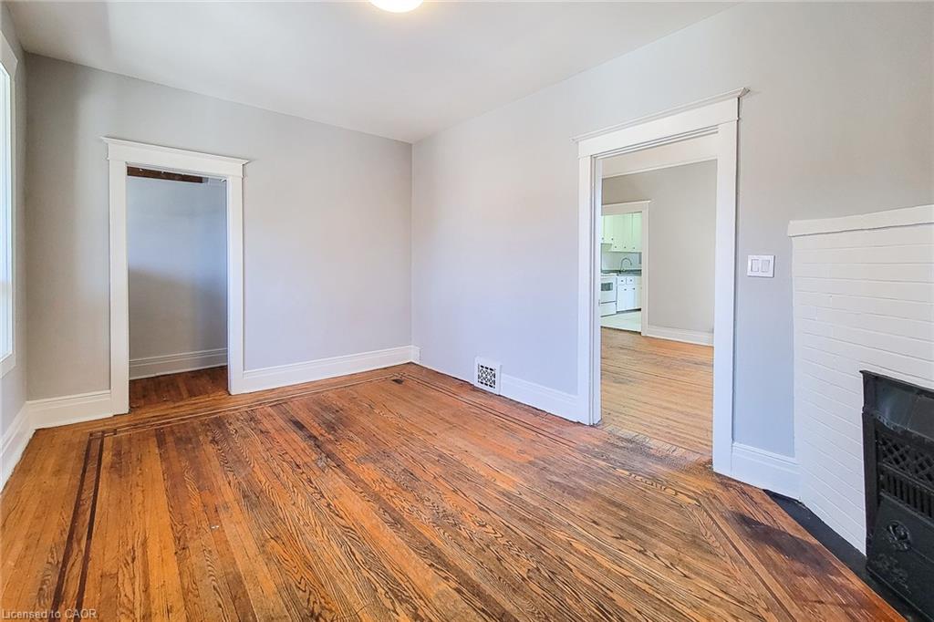 254 Emerald Street N Property Photo 10