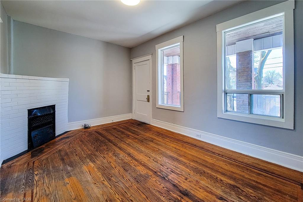 254 Emerald Street N Property Photo 11