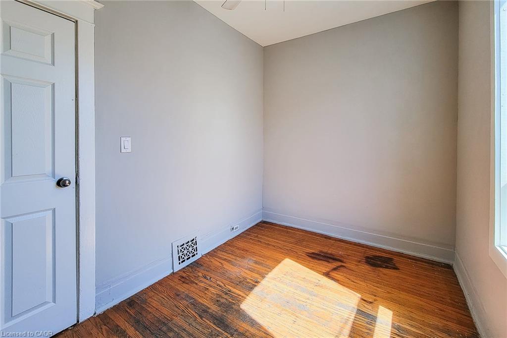 254 Emerald Street N Property Photo 15