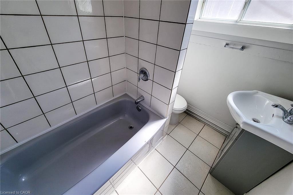 254 Emerald Street N Property Photo 18