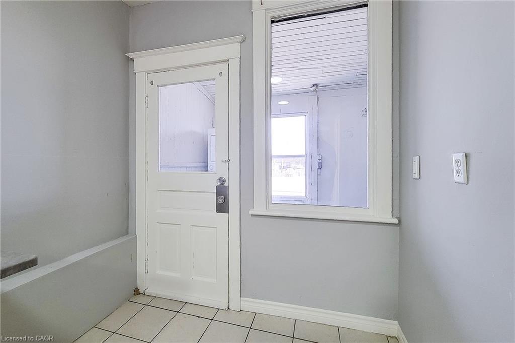 254 Emerald Street N Property Photo 19