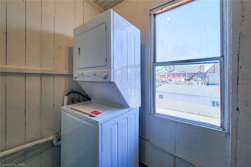 254 Emerald Street N Property Photo 21