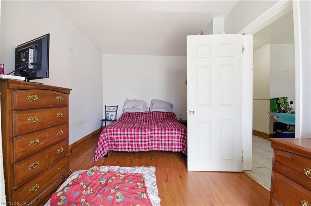 307 Wallace Avenue S Property Photo 16