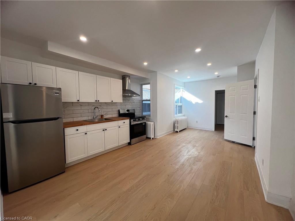 101-804A St Clair Avenue W Property Photo 1