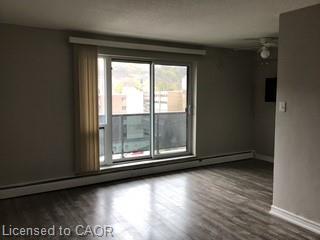 904-81 Charlton Avenue E Property Photo 4