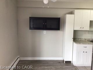 904-81 Charlton Avenue E Property Photo 6