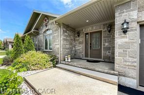 9 William Street S Property Photo 9