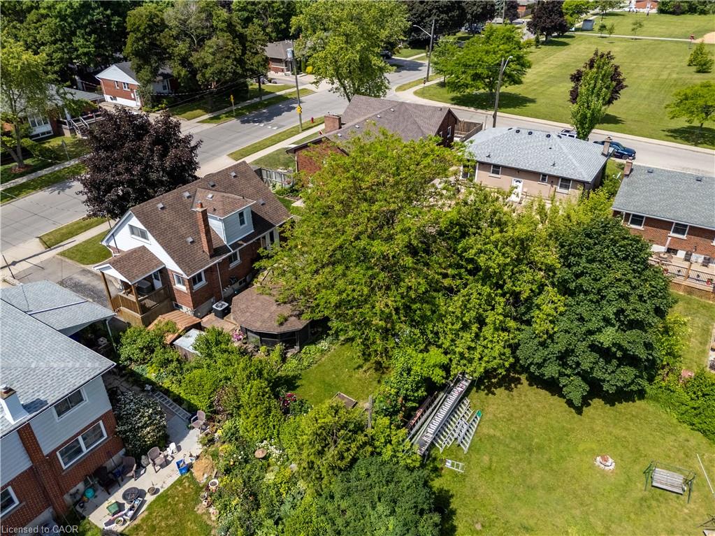 129 Broker Drive Property Photo 4