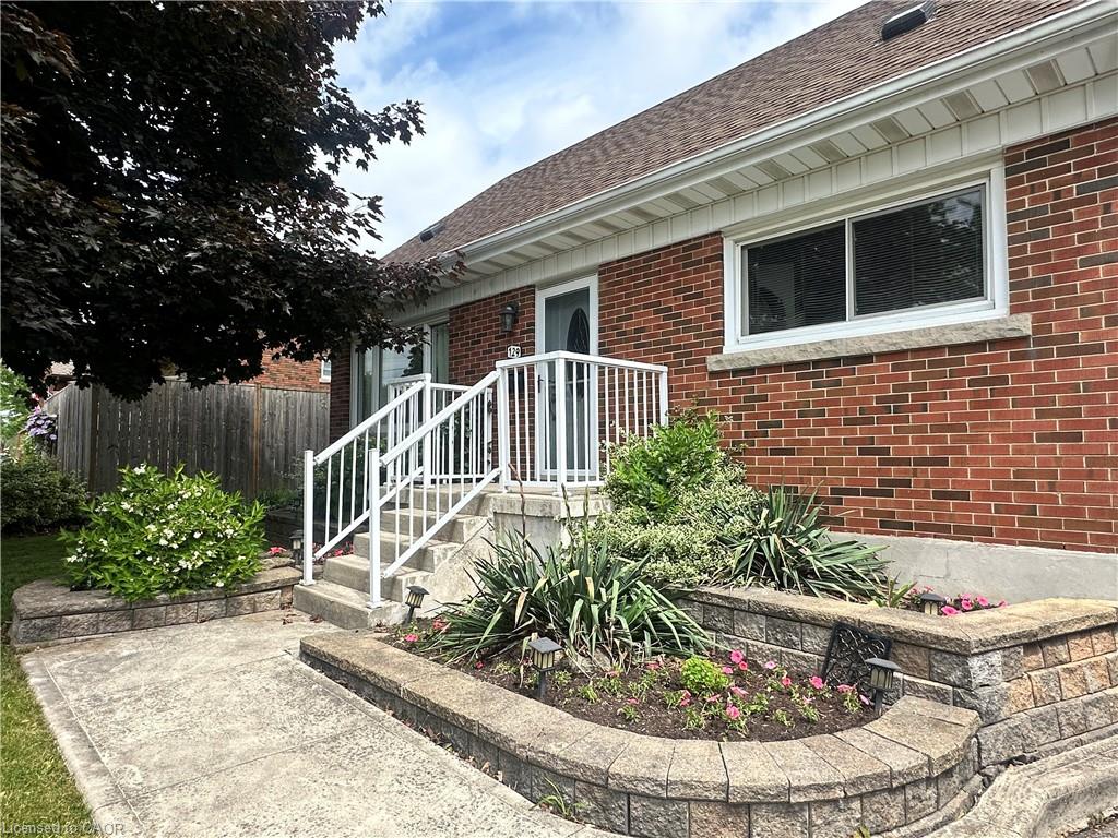 129 Broker Drive Property Photo 7