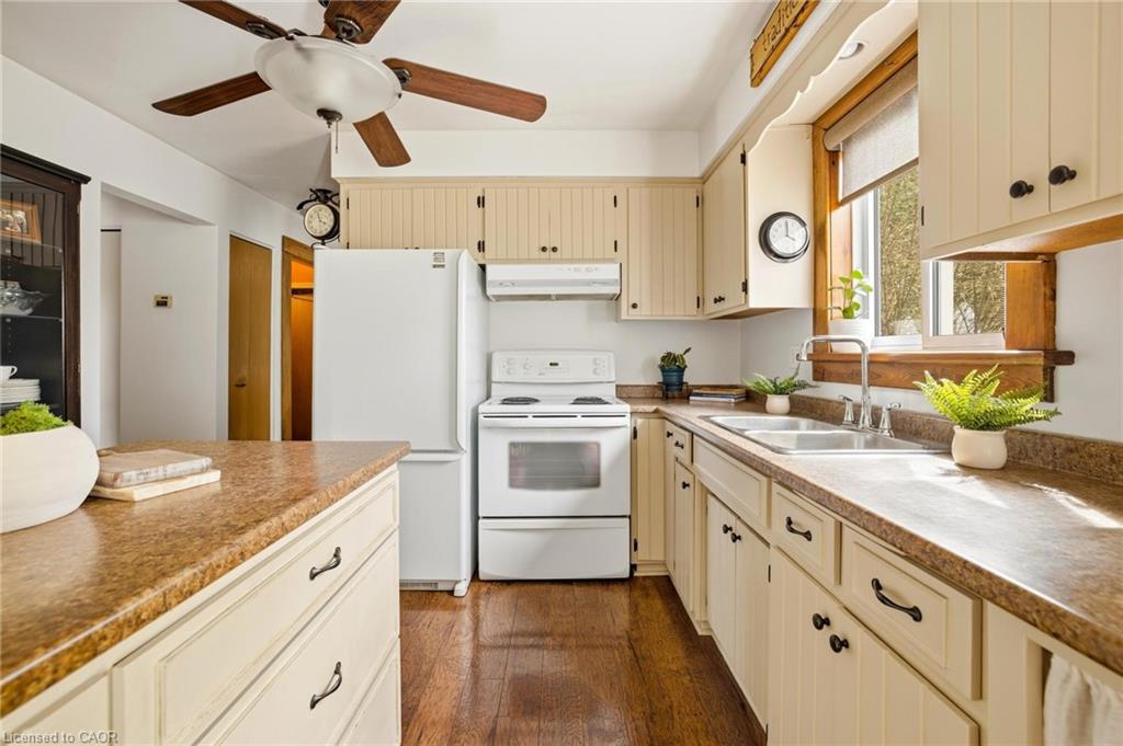 465 Boyne Avenue Property Photo 7