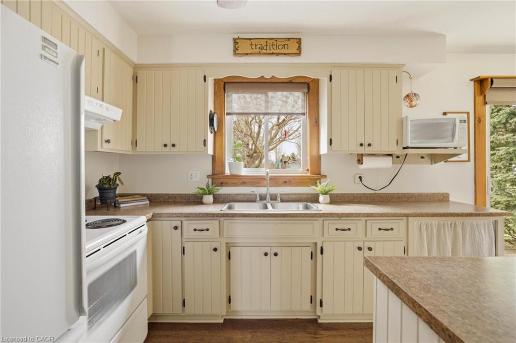 465 Boyne Avenue Property Photo 8