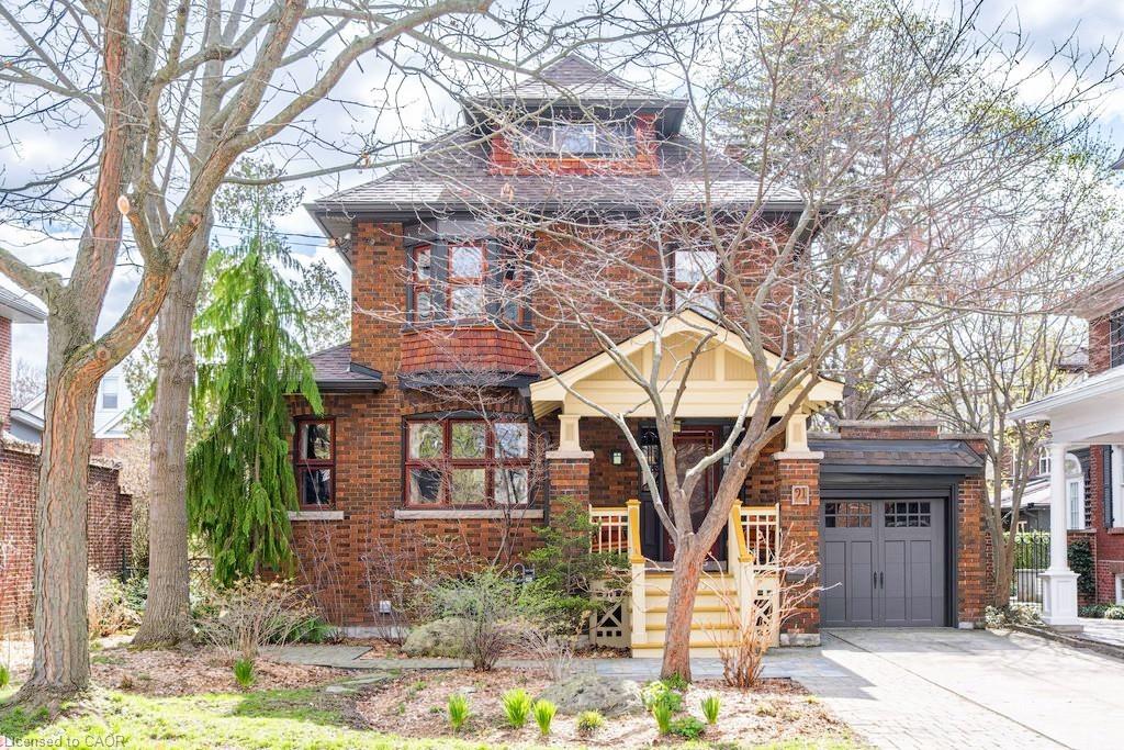 91 Paisley Avenue N Property Photo 1