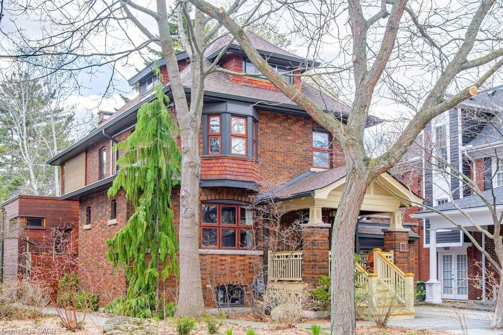 91 Paisley Avenue N Property Photo 2