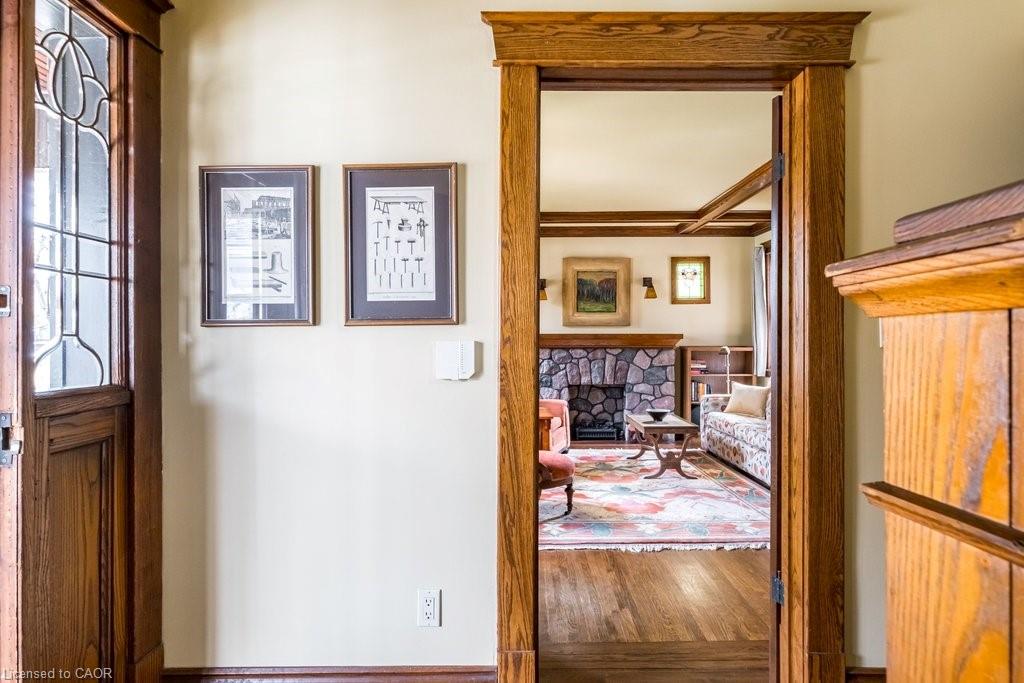 91 Paisley Avenue N Property Photo 6