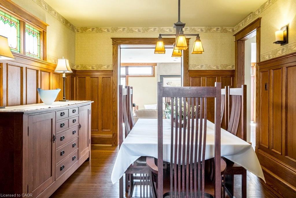 91 Paisley Avenue N Property Photo 10