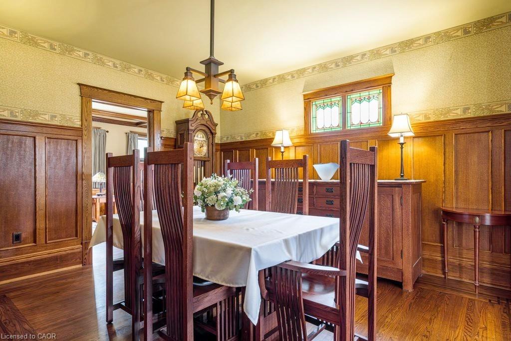 91 Paisley Avenue N Property Photo 11