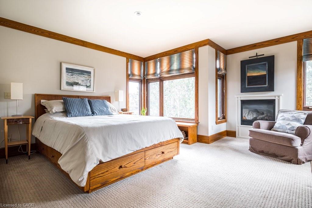 91 Paisley Avenue N Property Photo 28