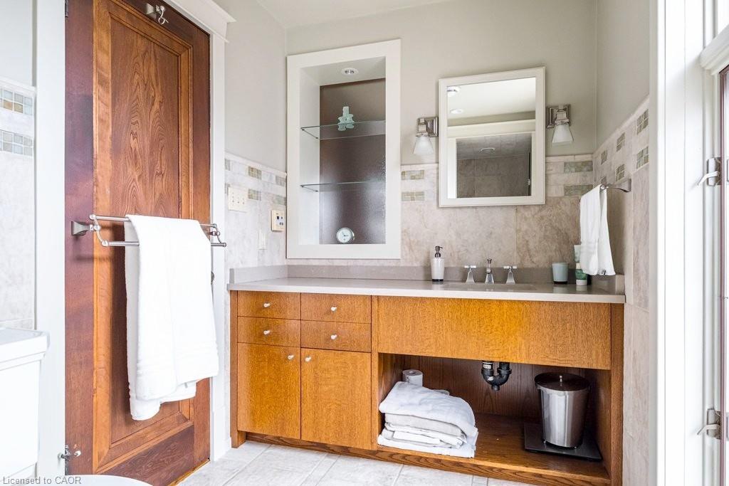 91 Paisley Avenue N Property Photo 31