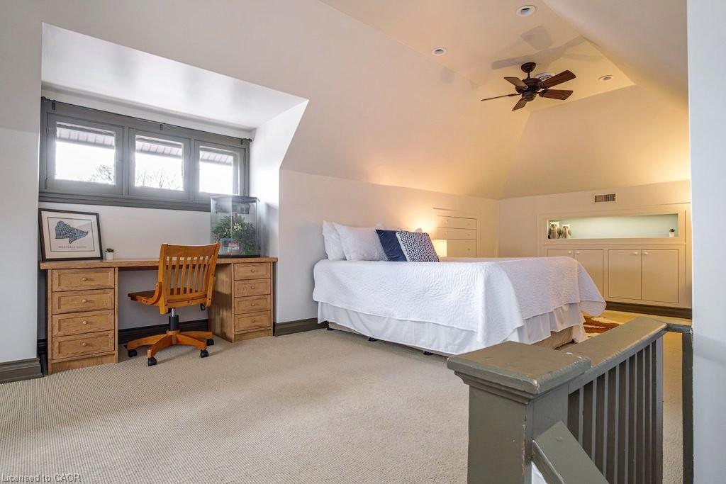 91 Paisley Avenue N Property Photo 35