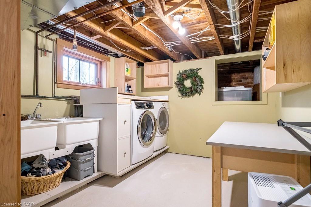 91 Paisley Avenue N Property Photo 37
