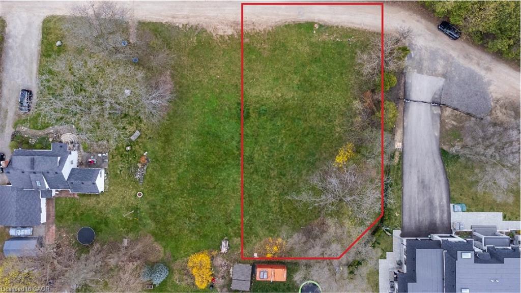 1068 Sixth Line Property Photo 3