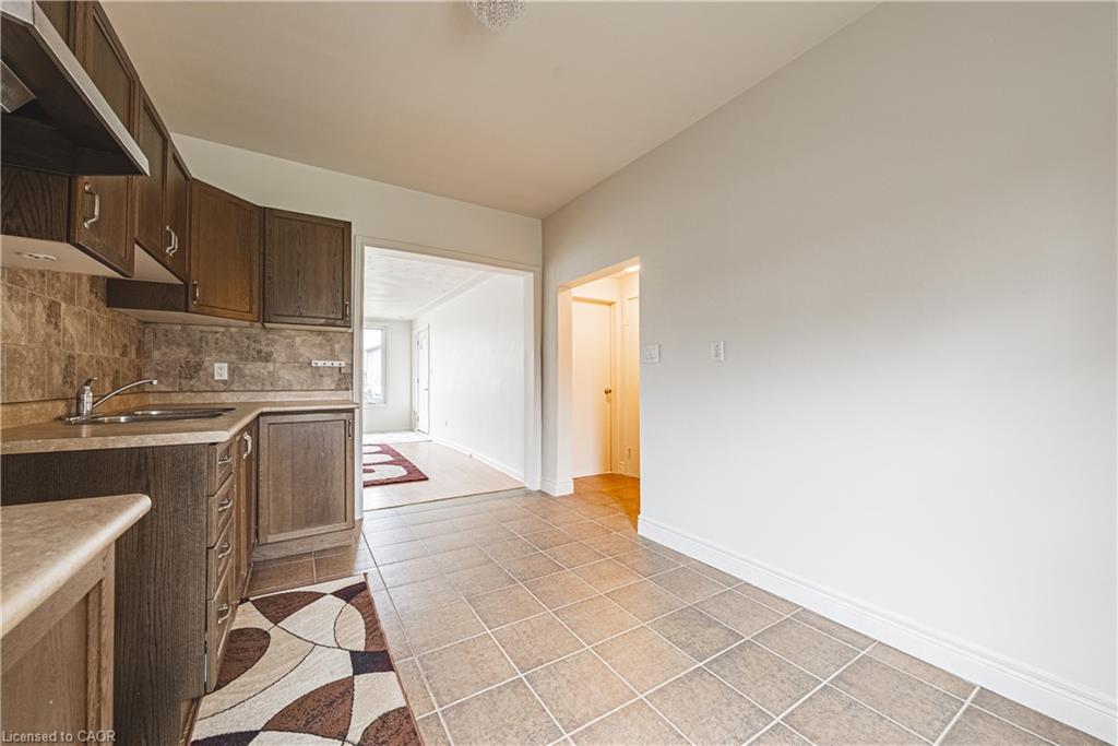 22 Worsley Road Property Photo 11