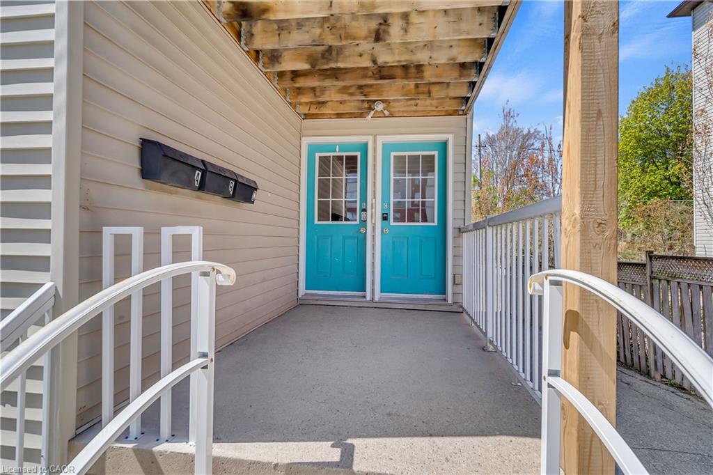 24 Columbia Street W Property Photo 2