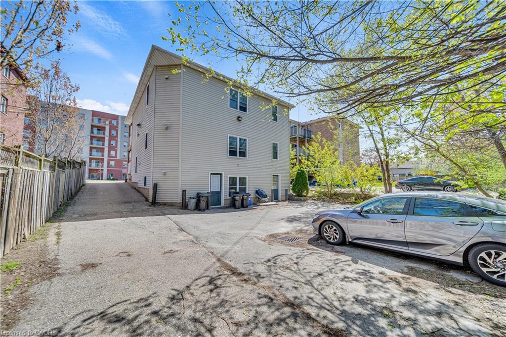 24 Columbia Street W Property Photo 3