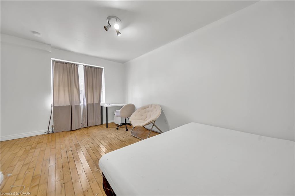 24 Columbia Street W Property Photo 6