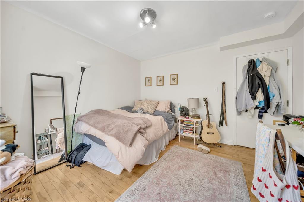 24 Columbia Street W Property Photo 8
