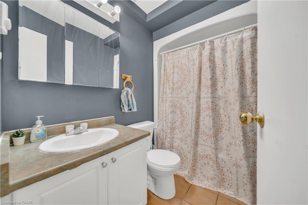 24 Columbia Street W Property Photo 9