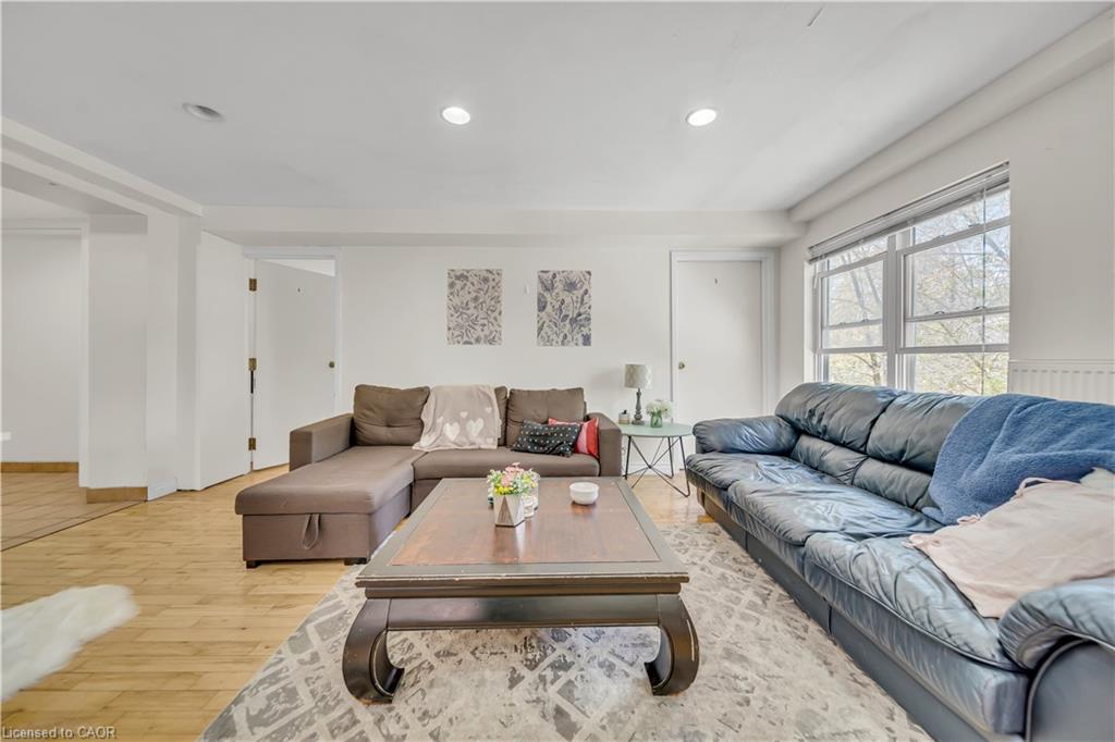 24 Columbia Street W Property Photo 11