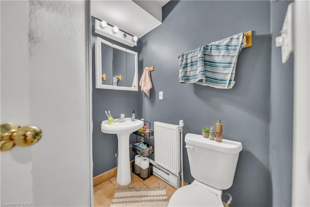 24 Columbia Street W Property Photo 18