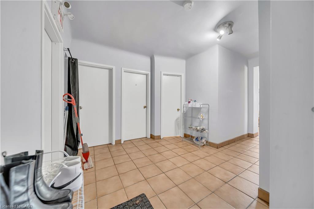 24 Columbia Street W Property Photo 23