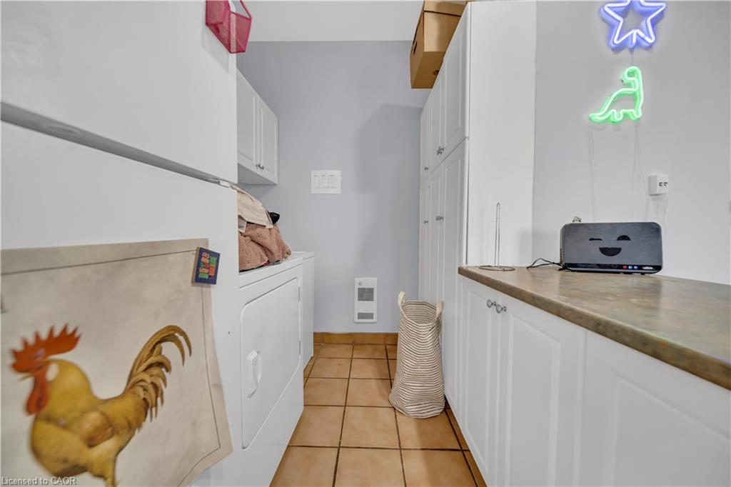 24 Columbia Street W Property Photo 29