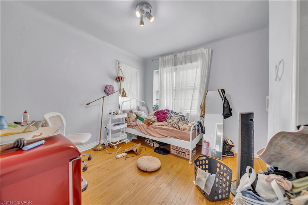 24 Columbia Street W Property Photo 33