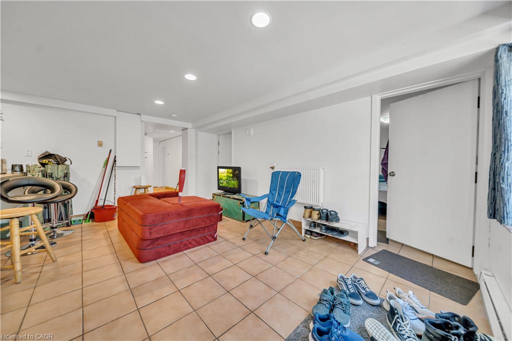 24 Columbia Street W Property Photo 38