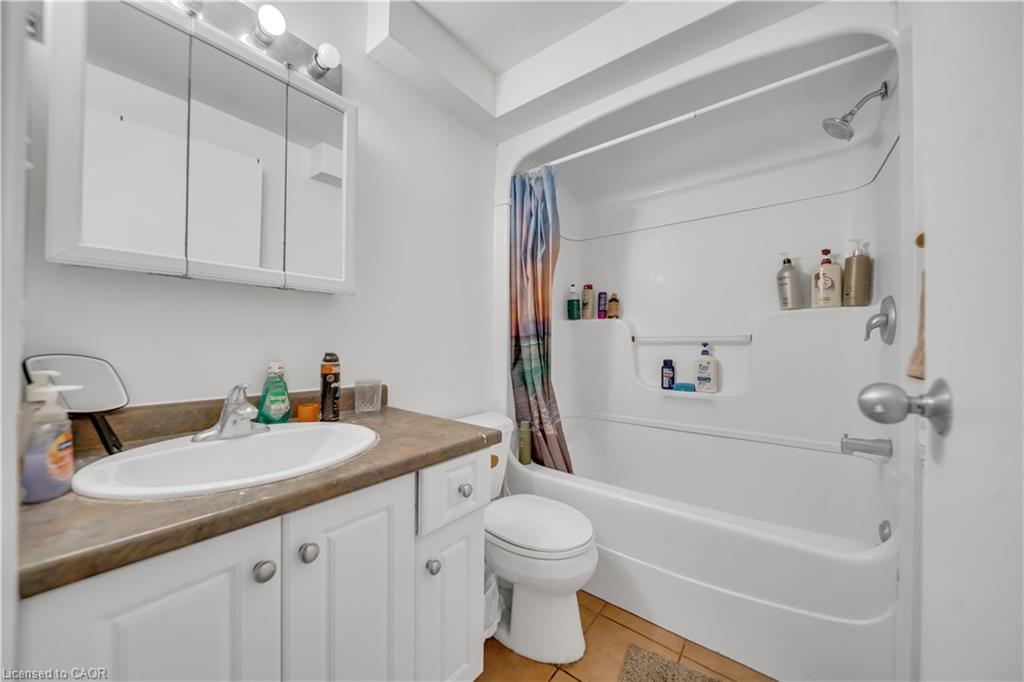24 Columbia Street W Property Photo 44