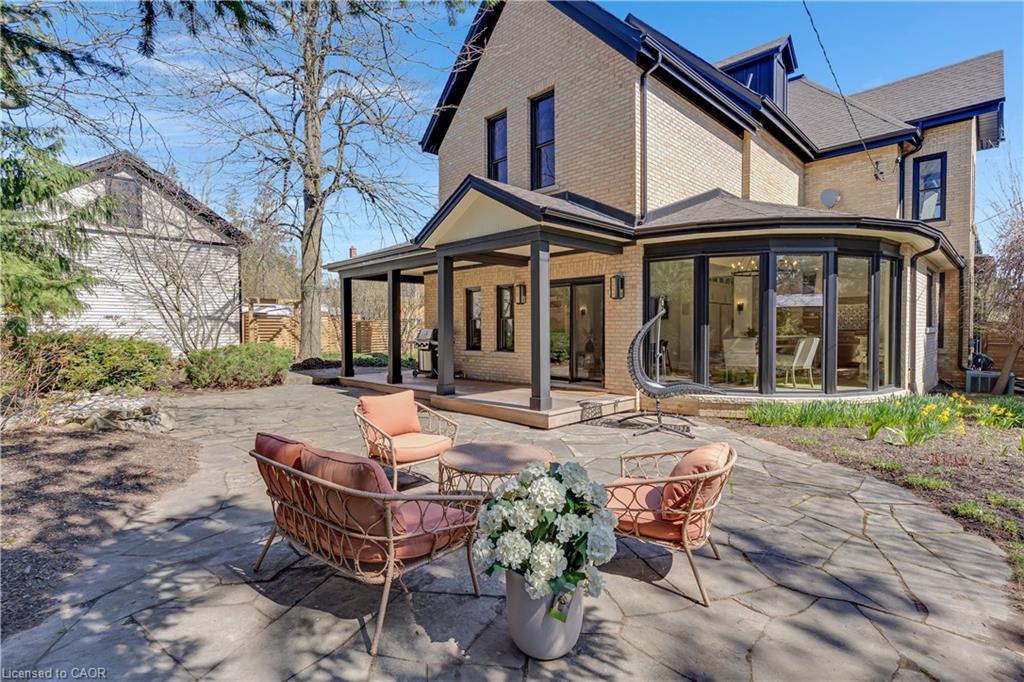 24 Park Avenue Property Photo 5