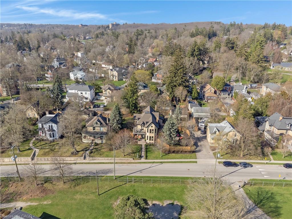 24 Park Avenue Property Photo 11